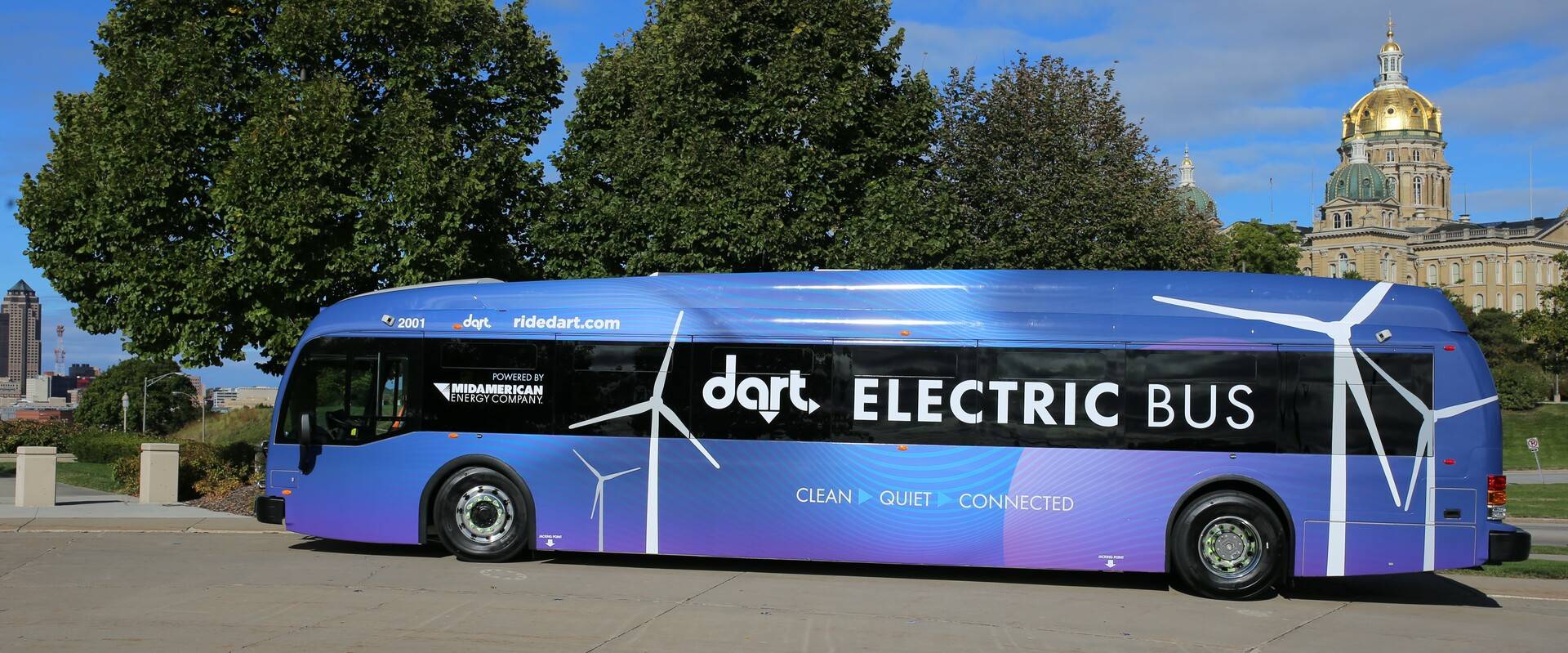 electric bus at the Iowa state capitol 
